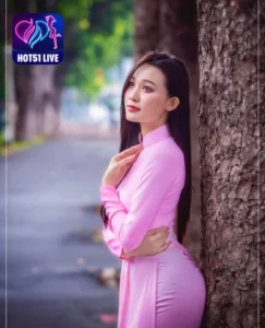 Read more about the article Duyên Dáng Việt Nam: Vẻ Đẹp của Các Cô Gái Việt Nam Trong Trang Phục Dân Dụ. The Beauty of Vietnamese Girls