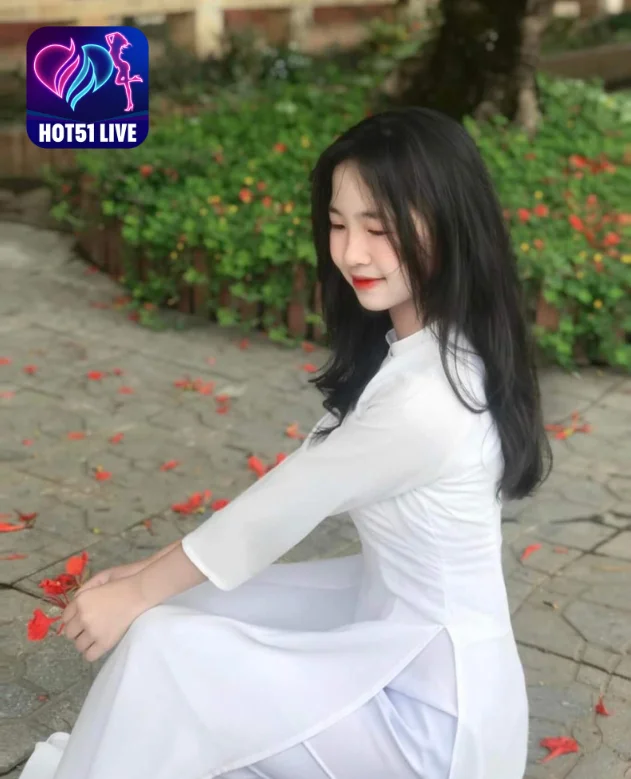 Nữ sinh xinh đẹp trong Áo Dài -Hot51live 