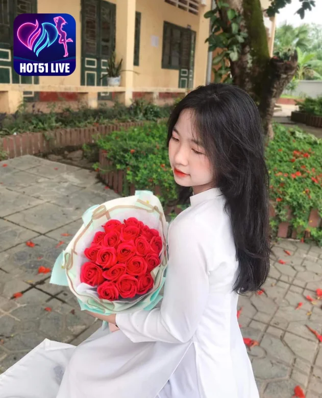 Nữ sinh xinh đẹp trong Áo Dài -Hot51live 